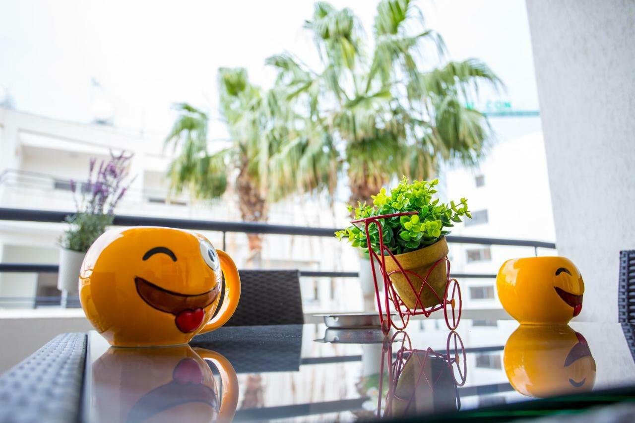 Yippee! Apartments I Town Center 拉纳卡 外观 照片